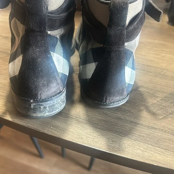 Authentic BURBERRY booties - Picture 7 of 8